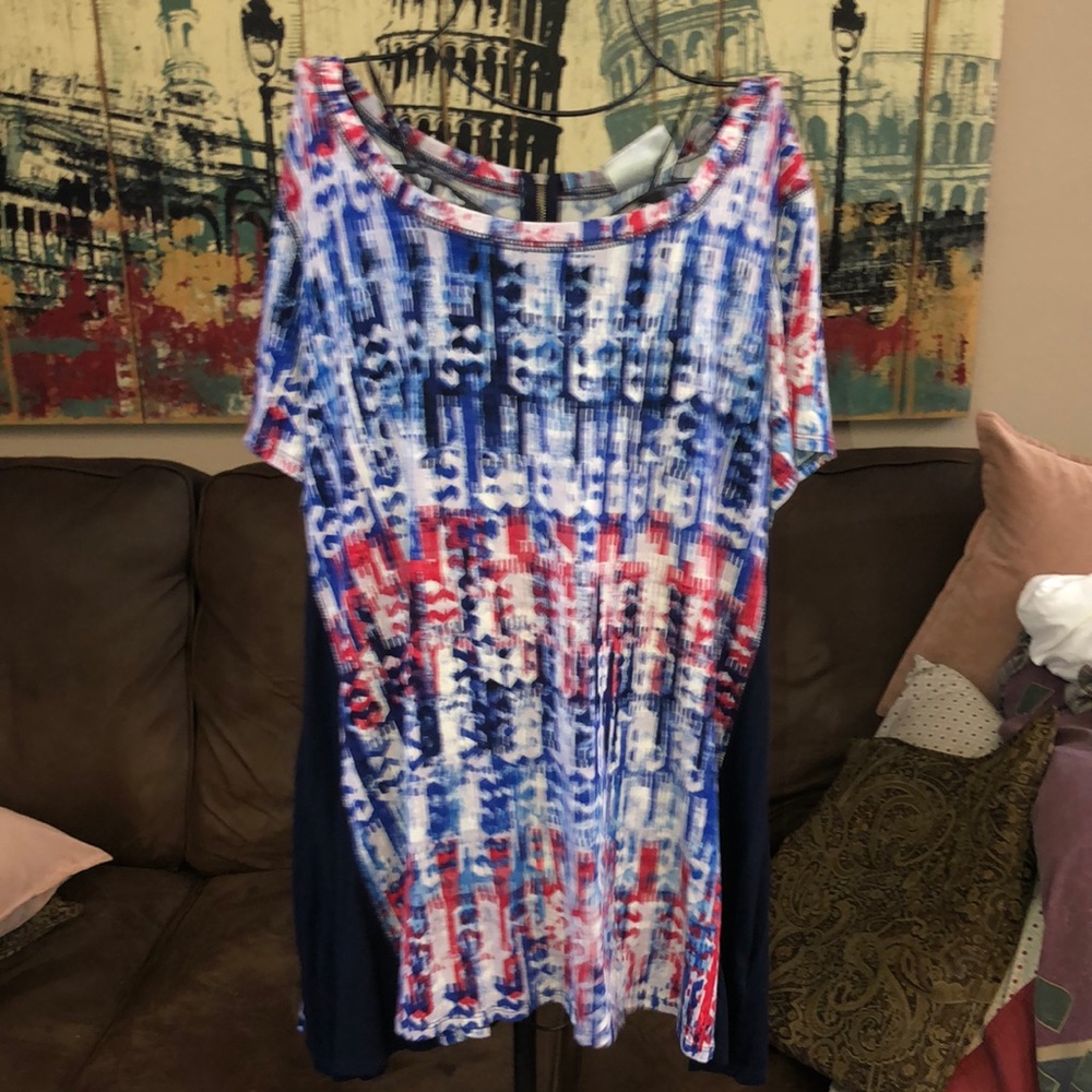 Avenue Tee